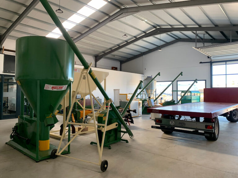 Venta de Maquinaria para Granjas